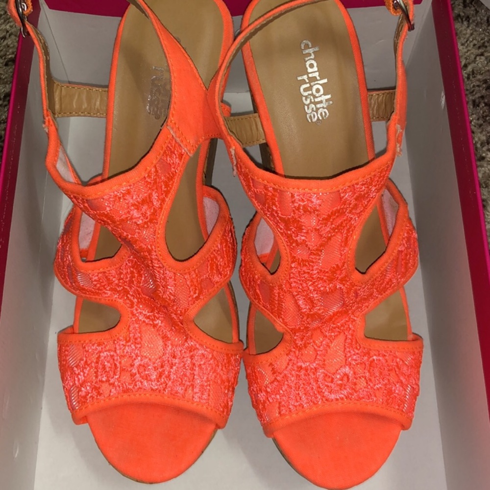 Coral/oranges wedges
